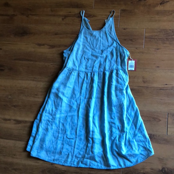 NEW WITH TAG chambray swing dress! Perfect! - Picture 2 of 4
